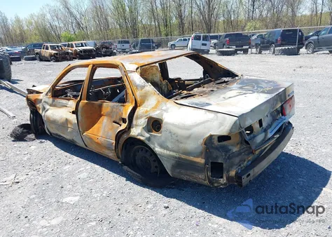 2001 Toyota Camry Ce z USA, uszkodzony, nr VIN 4T1BG22K51U869231